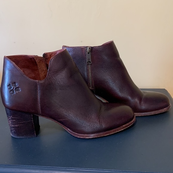 Patricia Nash brown leather cut out ankle booties - Picture 2 of 8